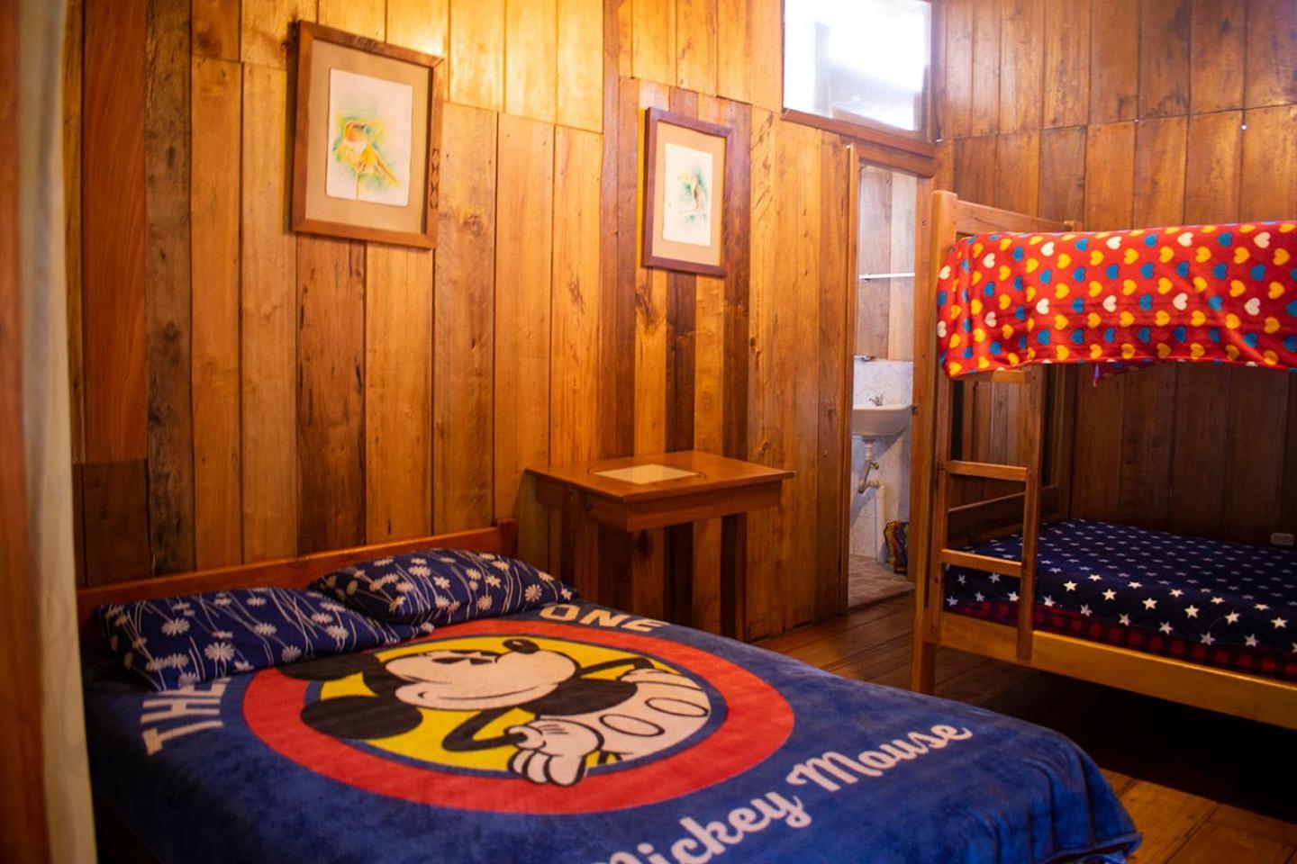 Hostal Los Farolitos Mindo Exterior photo